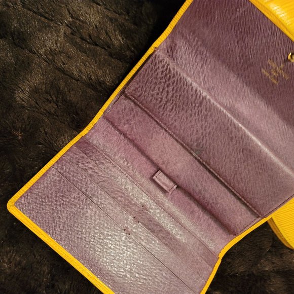 LOUIS VUITTON YELLOW EPI PURSE AND WALLET - Picture 9 of 12